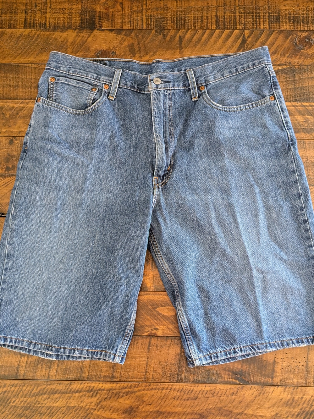 Levi's Men's Blue Medium Wash Denim Shorts Cotton Regular Fit 5-Pocket Size 36